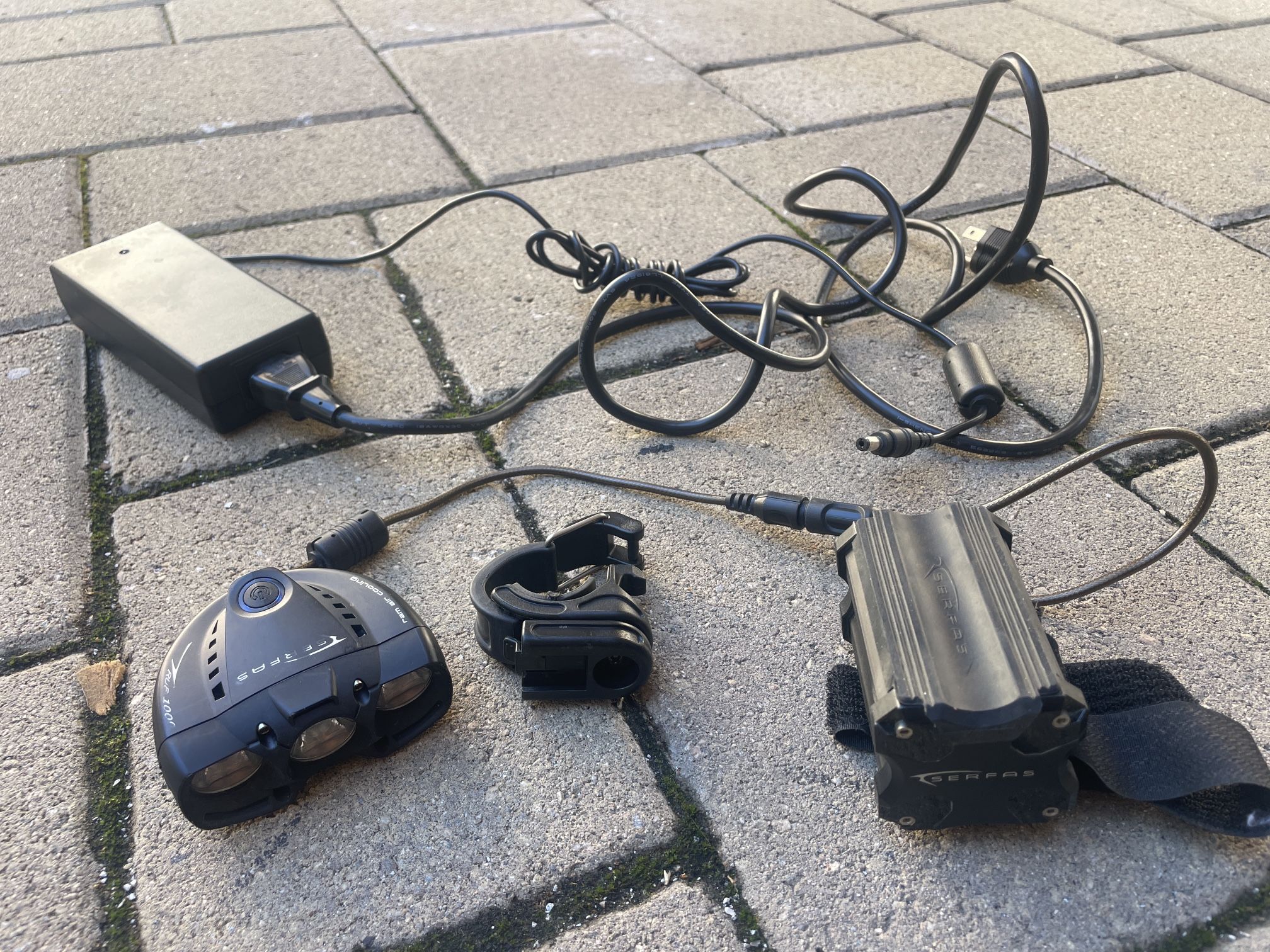 Serfas TSL-1000 True Light Headlight for Night Riding