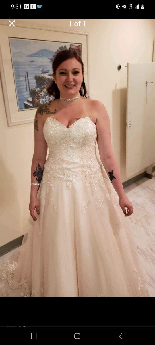 Wedding Dress Size 12 Unaltered