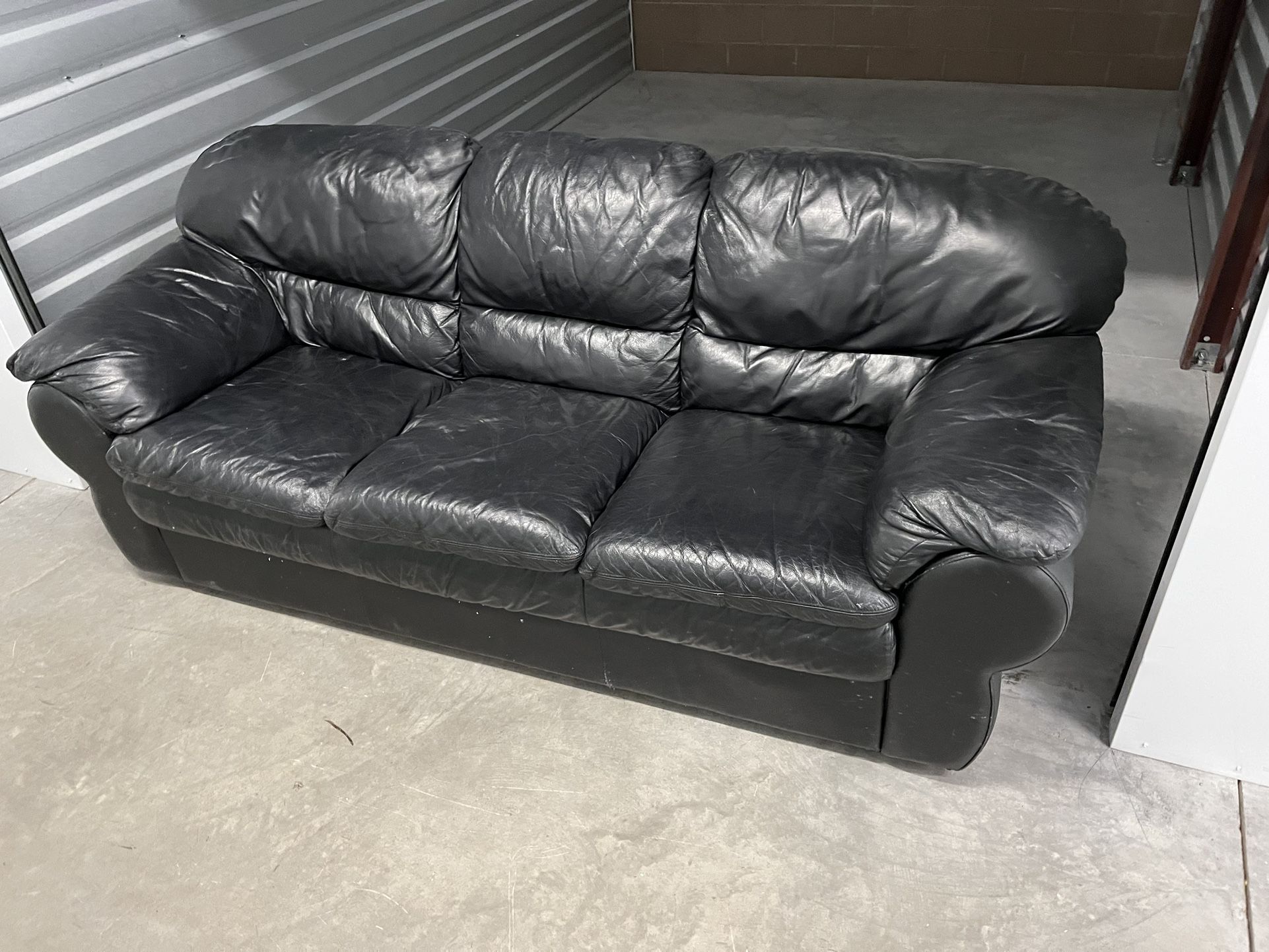 Leather Couch In Very Good Condition 