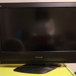 32 Inches Panasonic TV. With Remote 