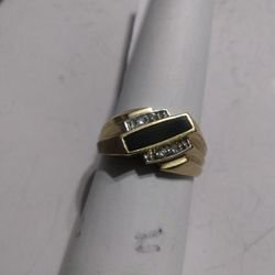 10k Gold Diamond And Onyx Ring Size 8 And 1/2 Use