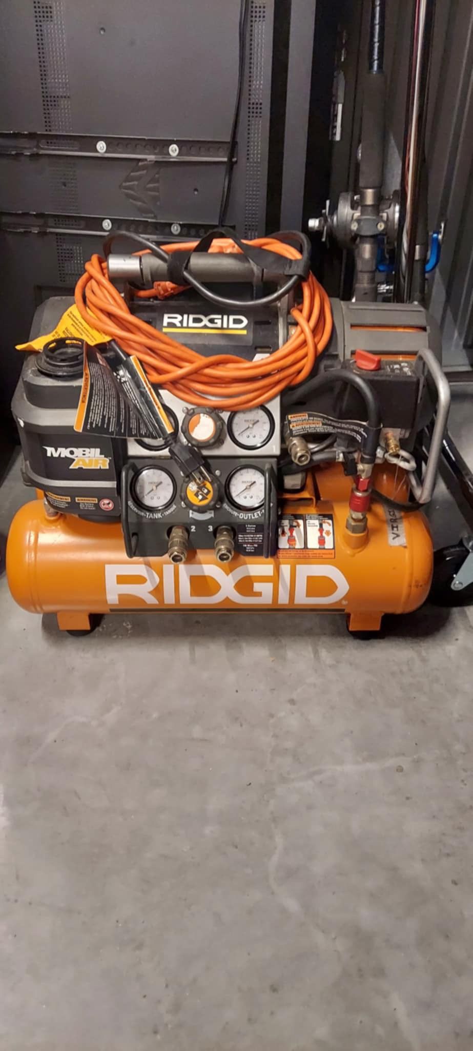 Air compressor (Ridgid)