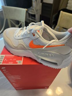 New Nike Air Max GS, 7y, 8.5w