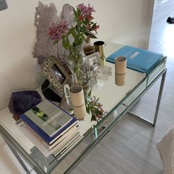 Glass & Mirror Dresser / Console