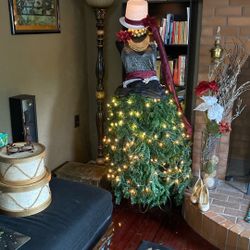 Bella And Beau Christmas Tree Mannequins