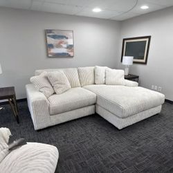 Lindyn Ivory 2-Piece RAF Sectional