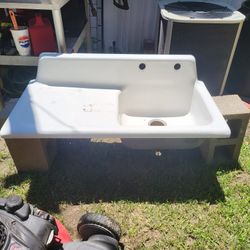 Porcelain Farmhouse Sink