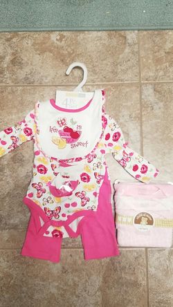 Baby girl size 3 month cold weather clothing set & 0-3 month short sleeve body suits