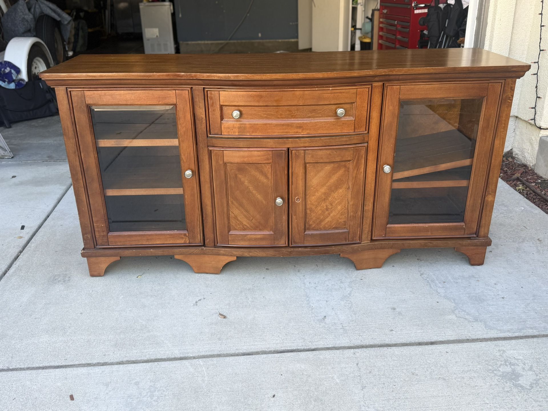 FREE TV Console