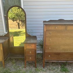 Vintage Dresser and Vanity Set