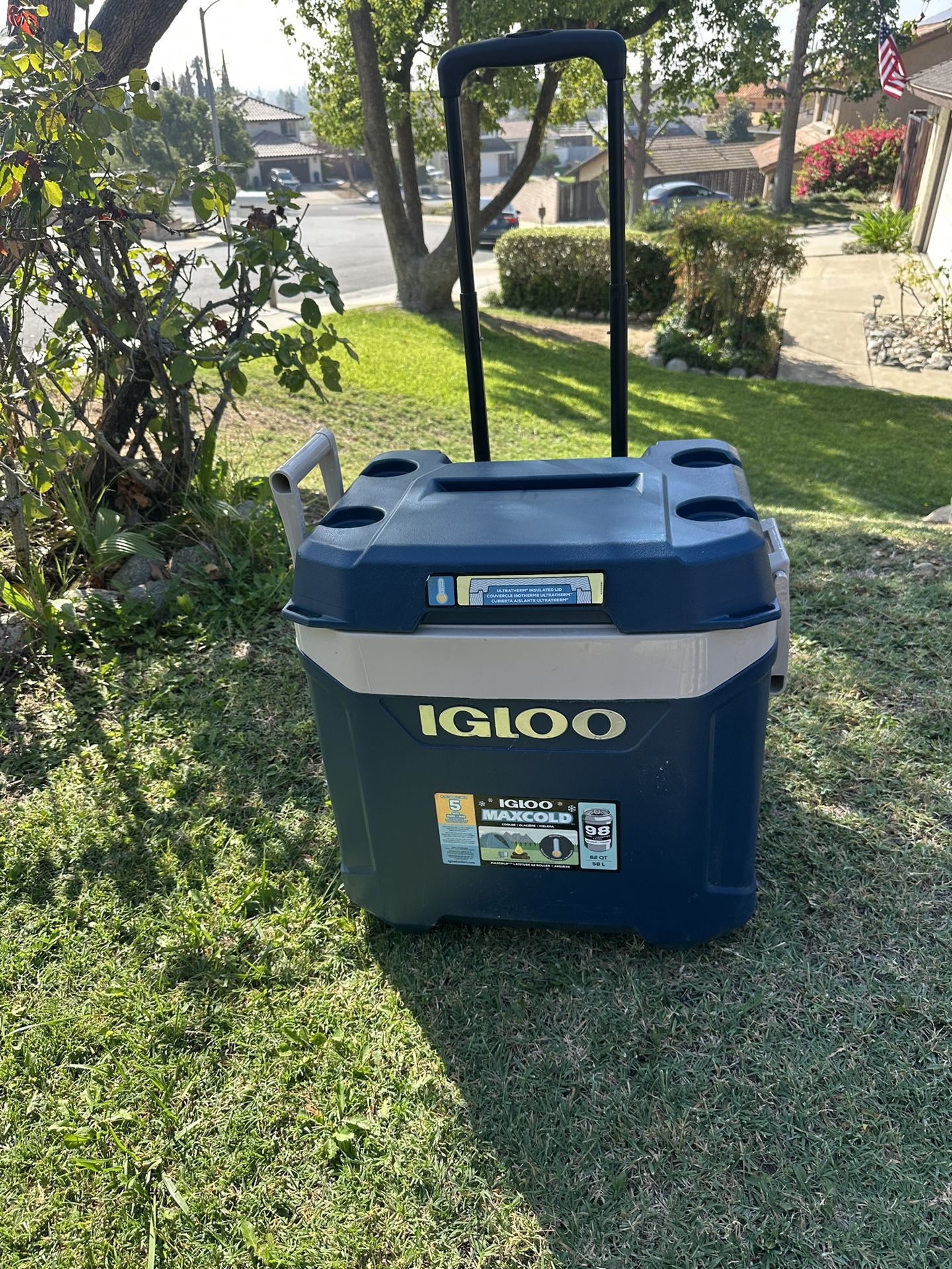 Igloo MaxCold Latitude 62-quart Roller Cooler