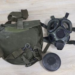 3M FR-M40-20 Full Facepiece Respirator Gas Mask US M + FR-64 Filter + Bag