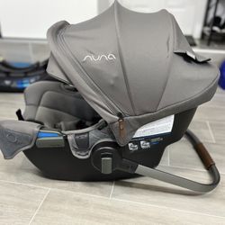 Nuna Pipa Rx Infant Car Seat Plus Base..!!