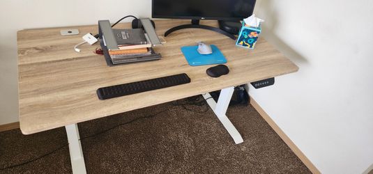Rising office desk