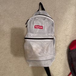 supreme mesh backpack for Sale in Fulton, MD - OfferUp