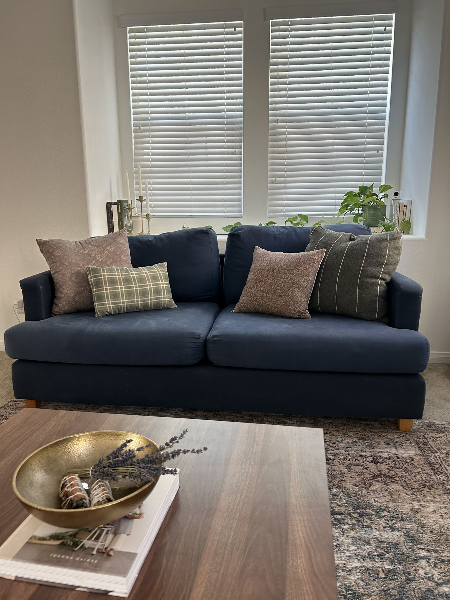 Beautiful Blue Love seat 