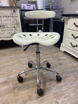 Rolling chair