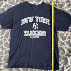 New York Yankees Tee Shirt - Size L