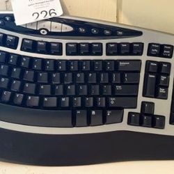 Vintage Microsoft Comfort Keyboard 4000