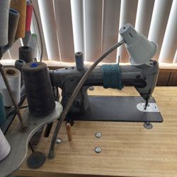 Singer Industrial Sewing Machine Excellent 