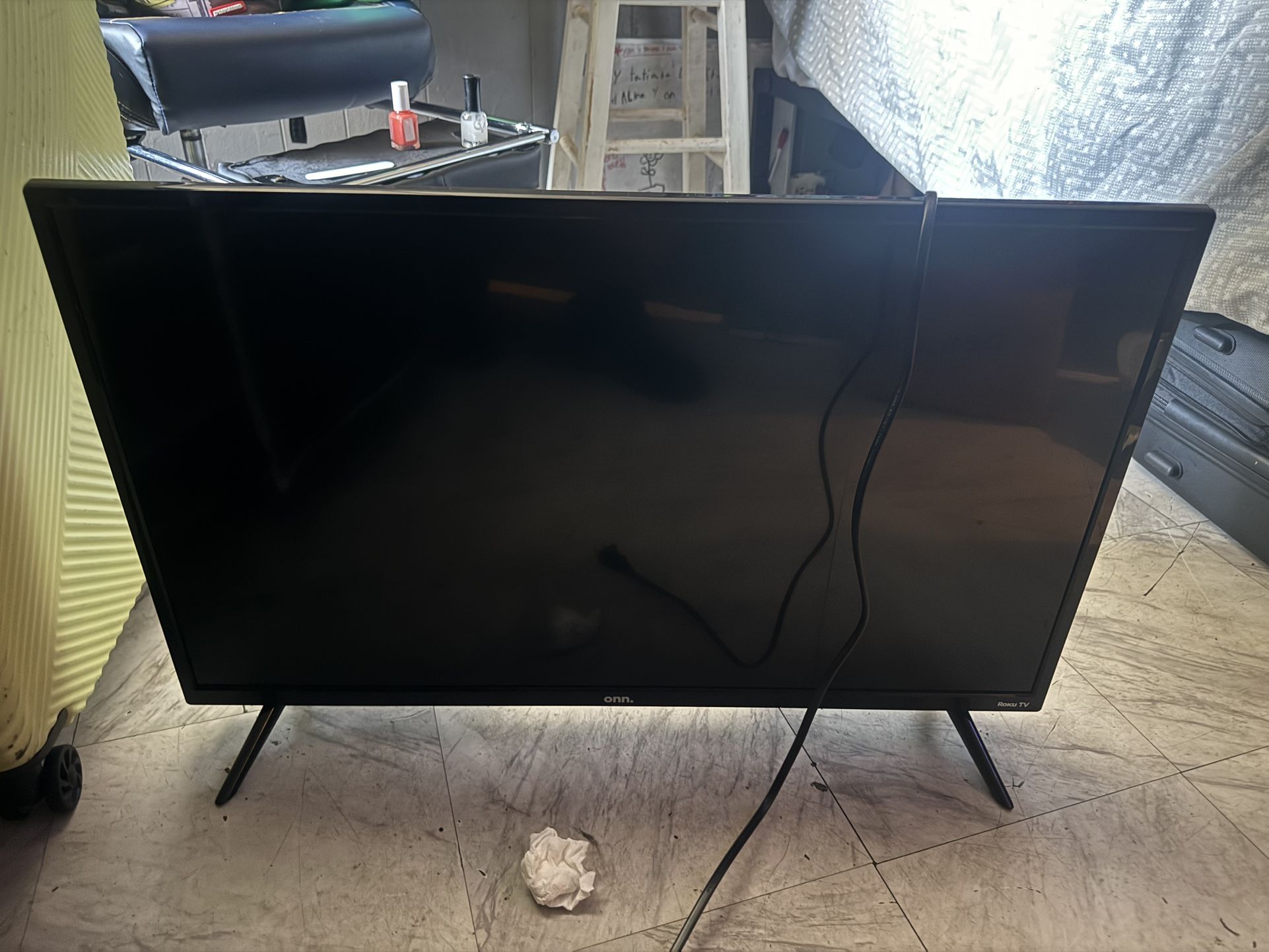 33 inch Roku Tv Brand New