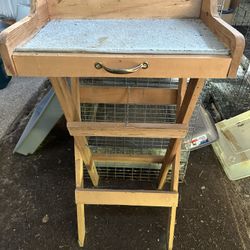 Rabbit Wooden Grooming Stand