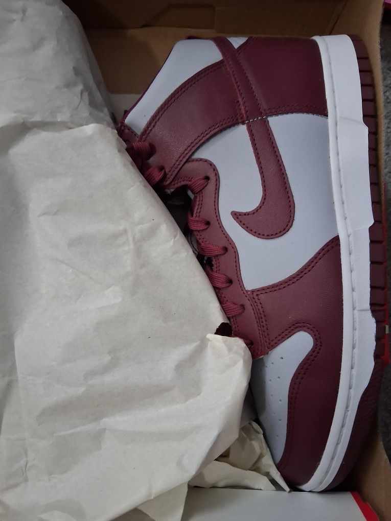 Brand New Never Worn Nike Mens 10.5