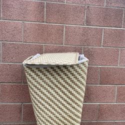 Laundry  🧺 Basket 