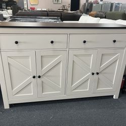 Sideboard，$180