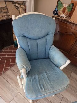 Bergstrom Solid Wood baby glider