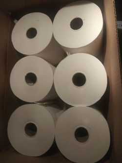 Center pulls paper towls