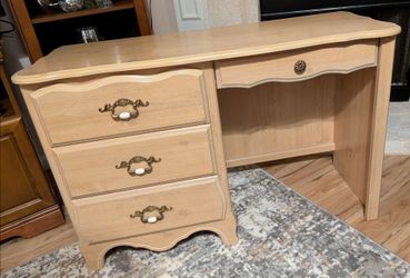 Whitewashed Oak Desk, all drawers included