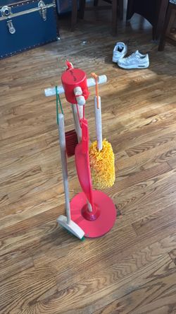 Melissa and Doug cleaning toy