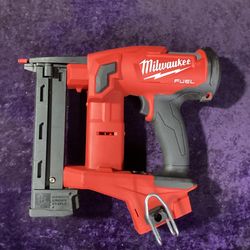 🧰🛠Milwaukee M18 FUEL Brushless 18-Gauge 1/4” Narrow Crown Stapler-LIGHTLY USED!(Tool-Only)-$235!🧰🛠
