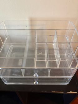 Make Up/Desk Accessories