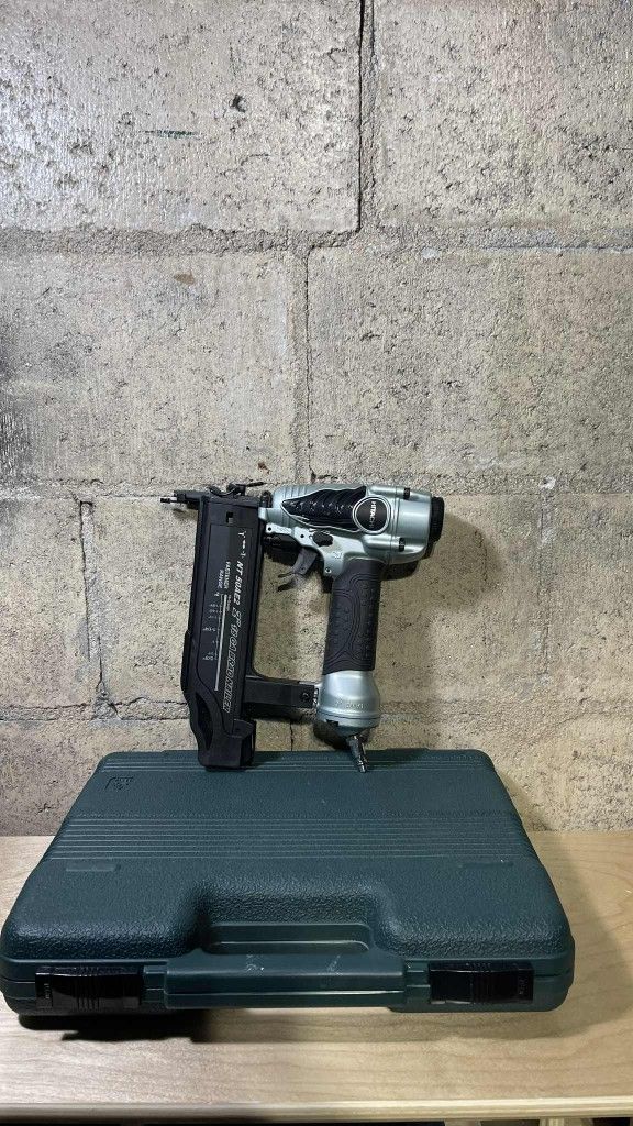 HITACHI NAILER