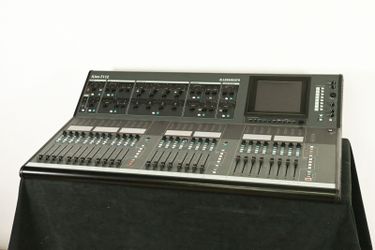 Allen & Heath iLive-T112 Digital Mixing Console