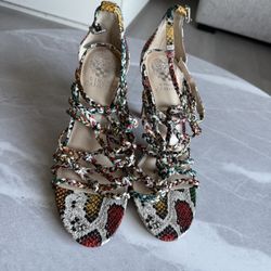 New Vince Comuto multicolored heels 7 1/2 