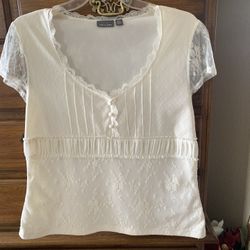 Short Sleeve Blouse With Lace