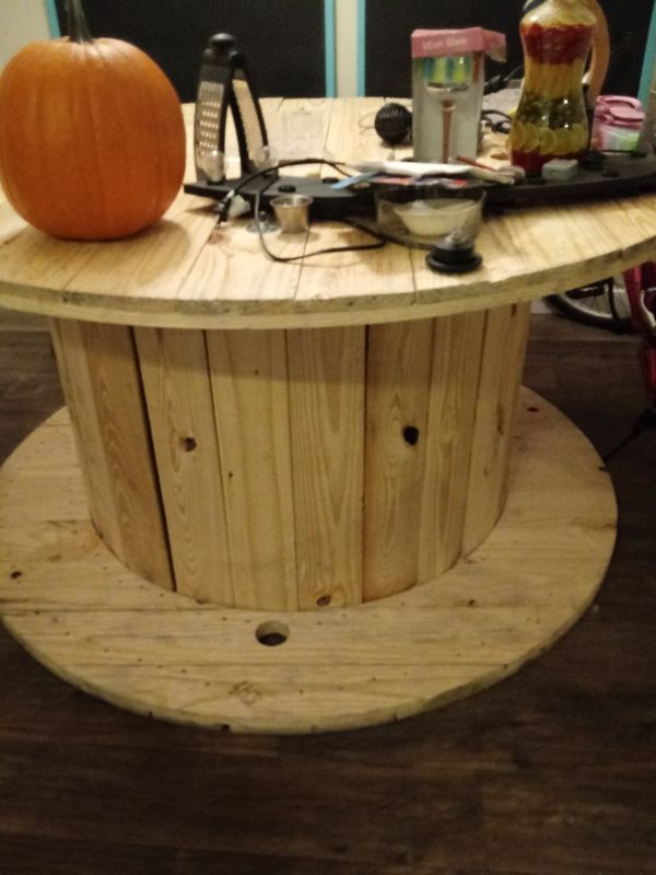 Large wooden spool table for Sale in Mesa, AZ OfferUp