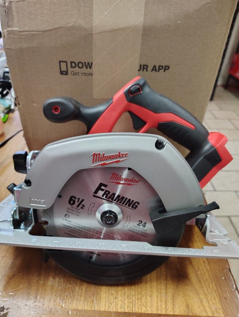 Milwaukee 6 1/2 Circular Saw