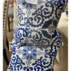 New  Deco Pillows Indoor /Outdoor  Set Of 4 15”x 15” 