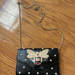 New bee crossbody 