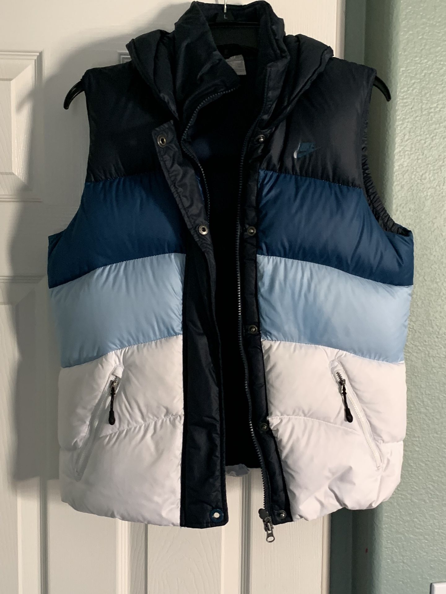 Vintage Women’s Nike Puffer Vest