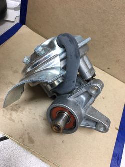GM Vacuum Pump New GM89017558 from 96/04 years