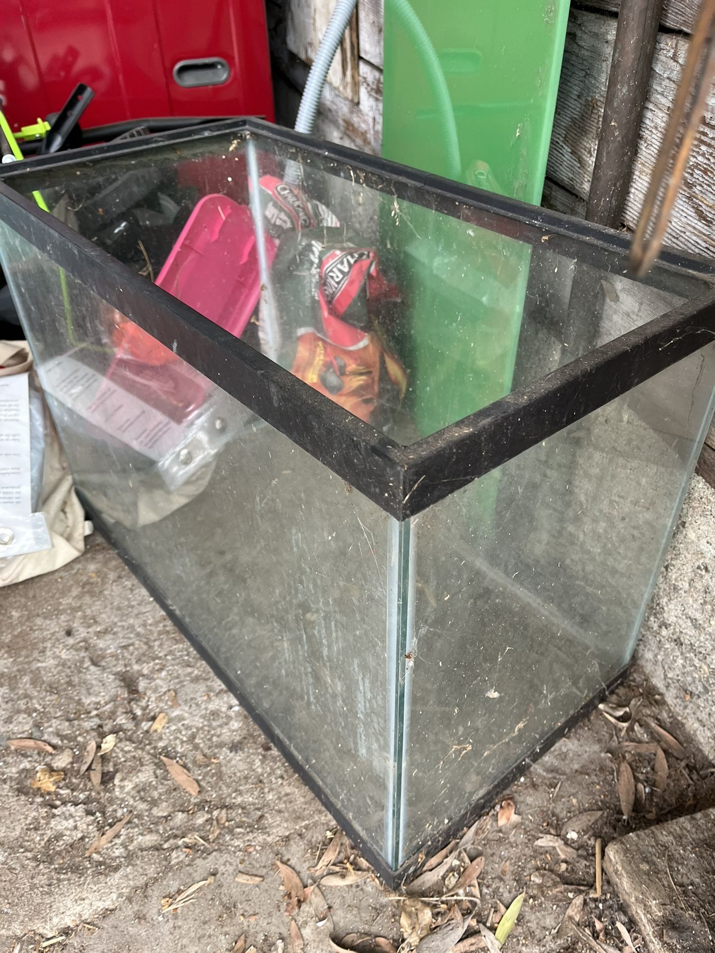 Fishtank / Terrarium 2’x1’x17”