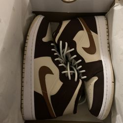 Air Jordan 1 Mid SE