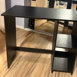 $40 Desk Black (used) Only Pick Up In El Cajon