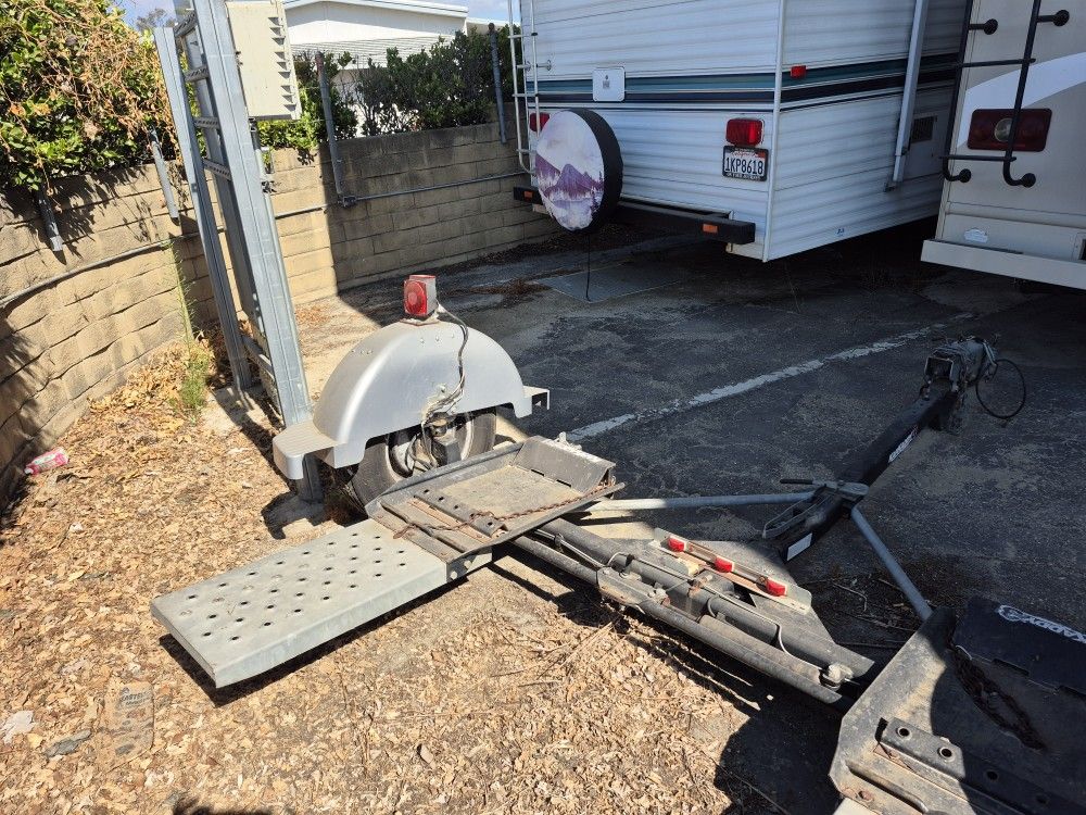Tow Dolly