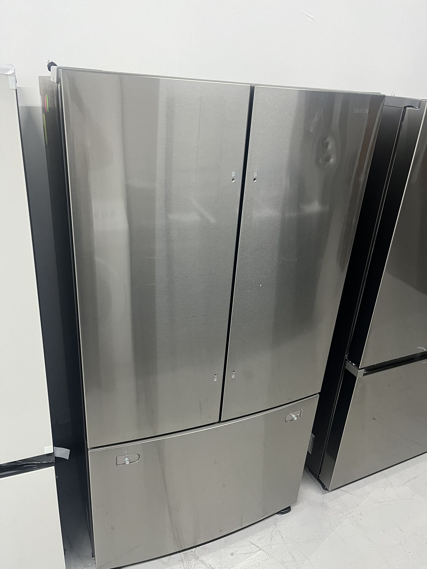 Scratch & Dent 🗣️ BRAND NEW Samsung Large Capacity Refrigerator